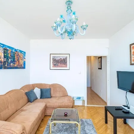 Lero Sea View Apartament *